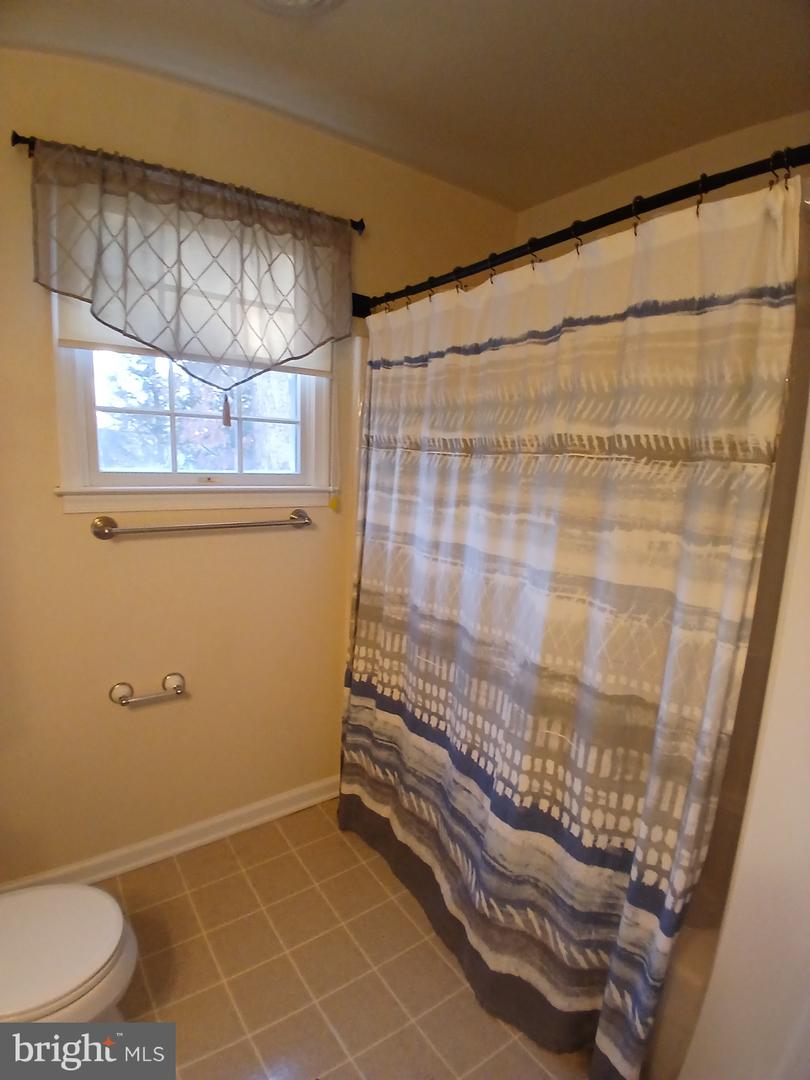 18 GREYSTONE Dr LEWES, DE 19958