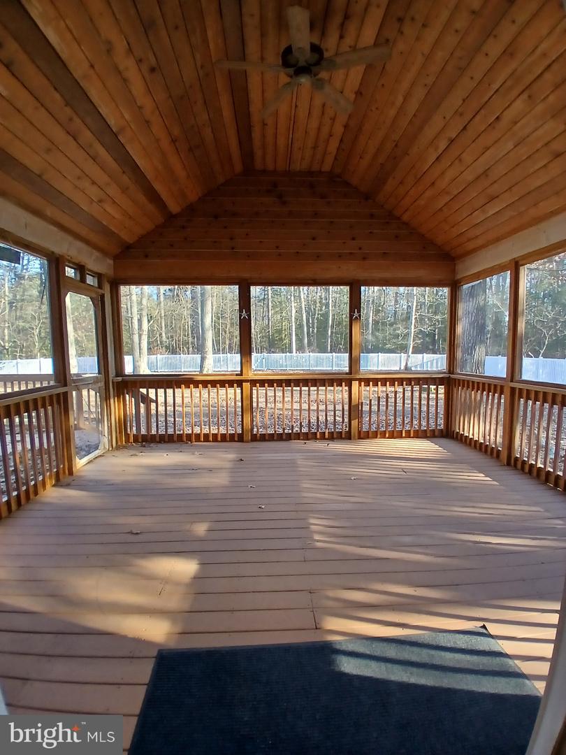 18 GREYSTONE Dr LEWES, DE 19958