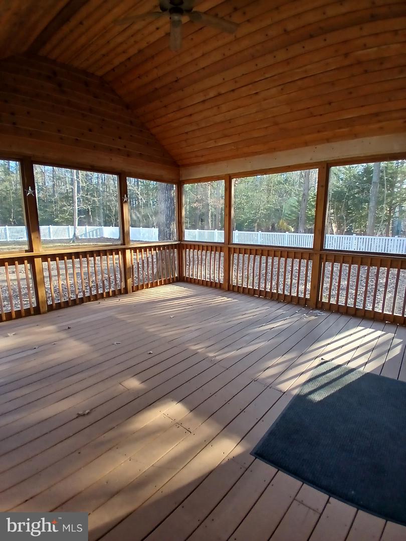 18 GREYSTONE Dr LEWES, DE 19958