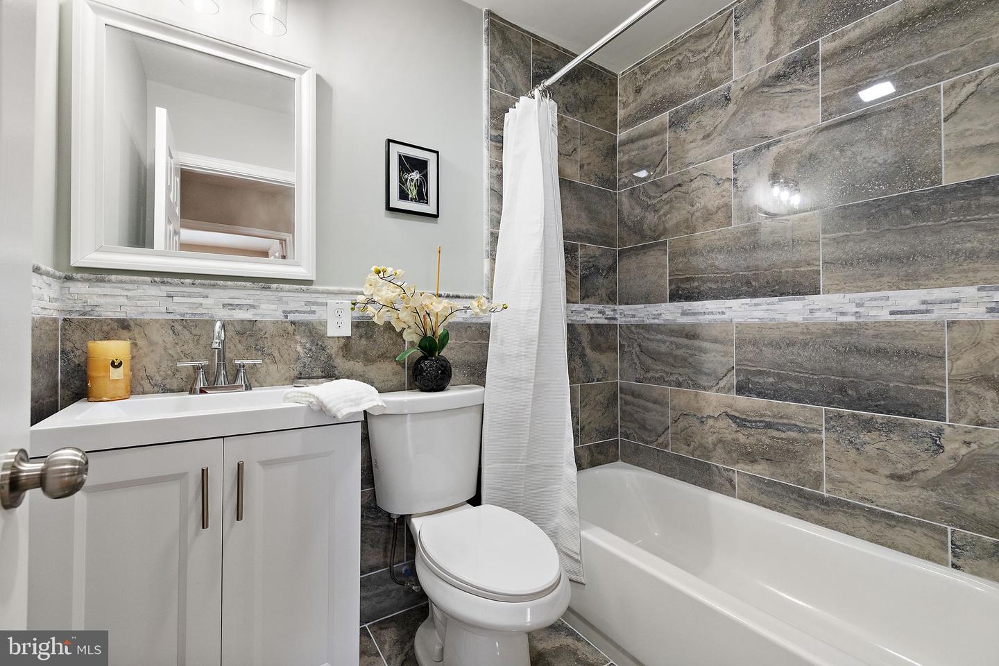 6 WORRAL Ct NEWARK, DE 19711