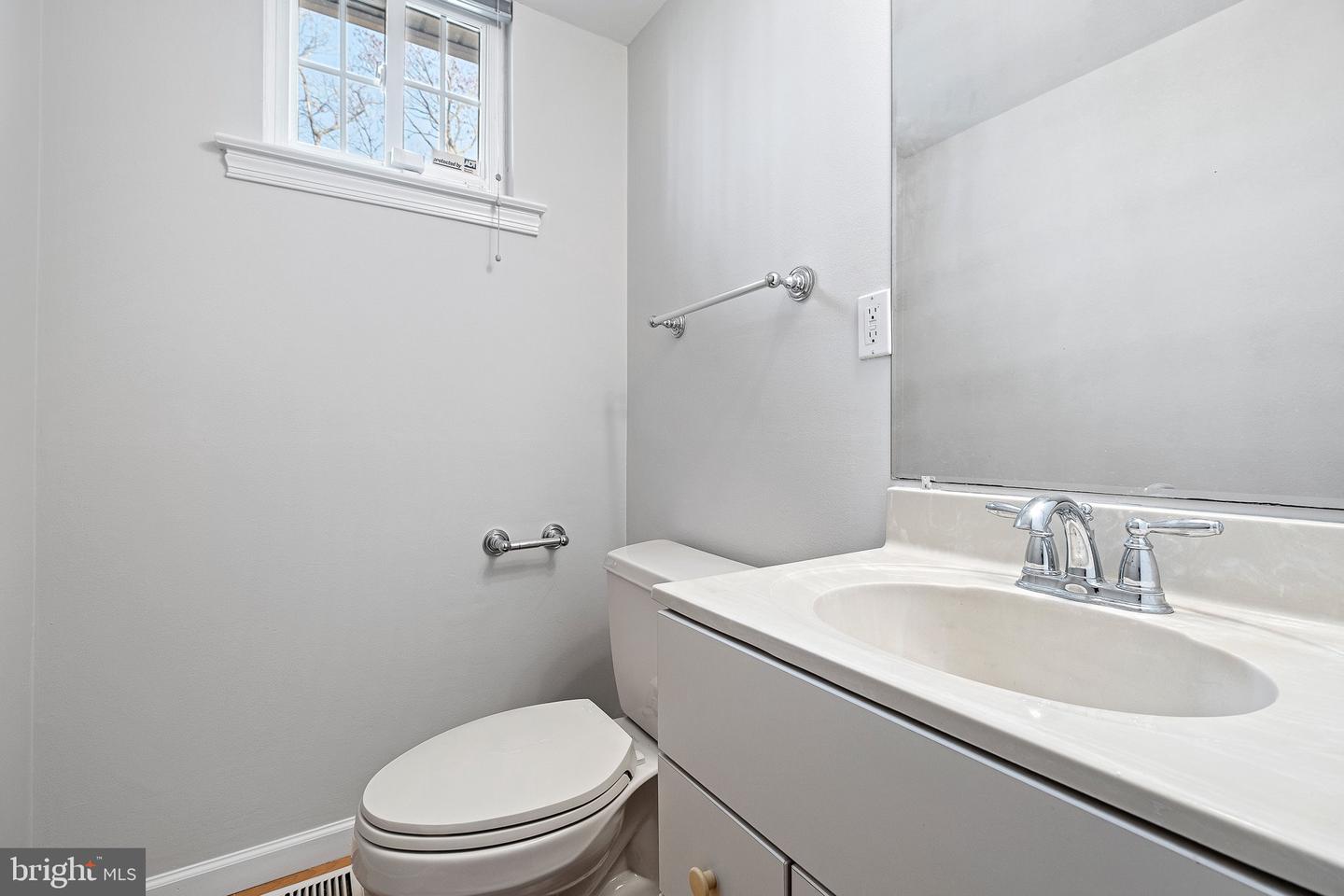 2409 SWEETBRIAR Rd WILMINGTON, DE 19810