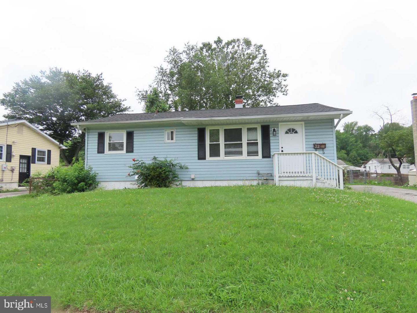 32 STEVENS Ave