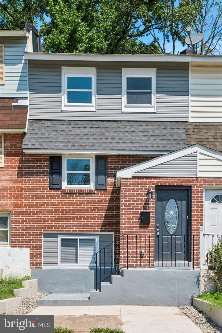 15 OAKMONT Dr