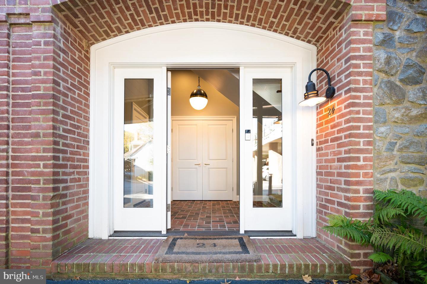 24 S ROCKLAND FALLS Rd #24 ROCKLAND, DE 19732