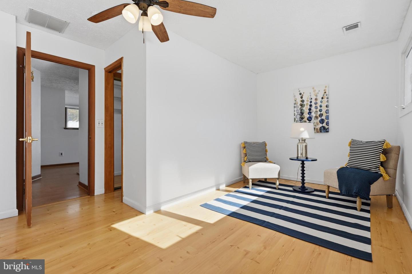 811 N LONG Cv Rd GLEN BURNIE, MD 21060