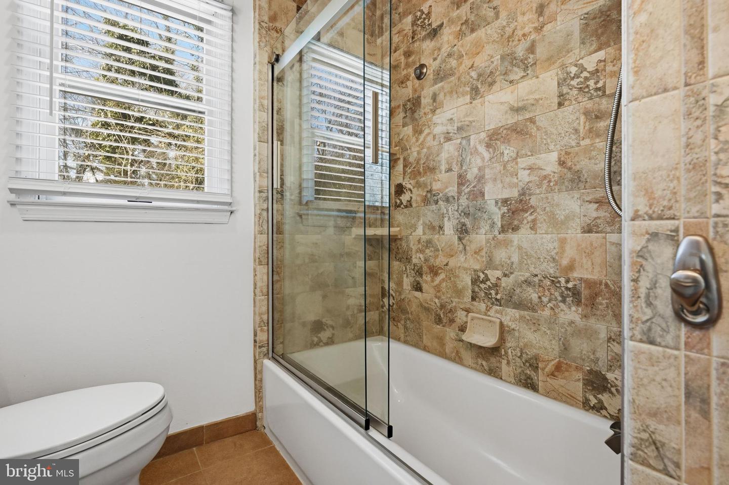 811 N LONG Cv Rd GLEN BURNIE, MD 21060