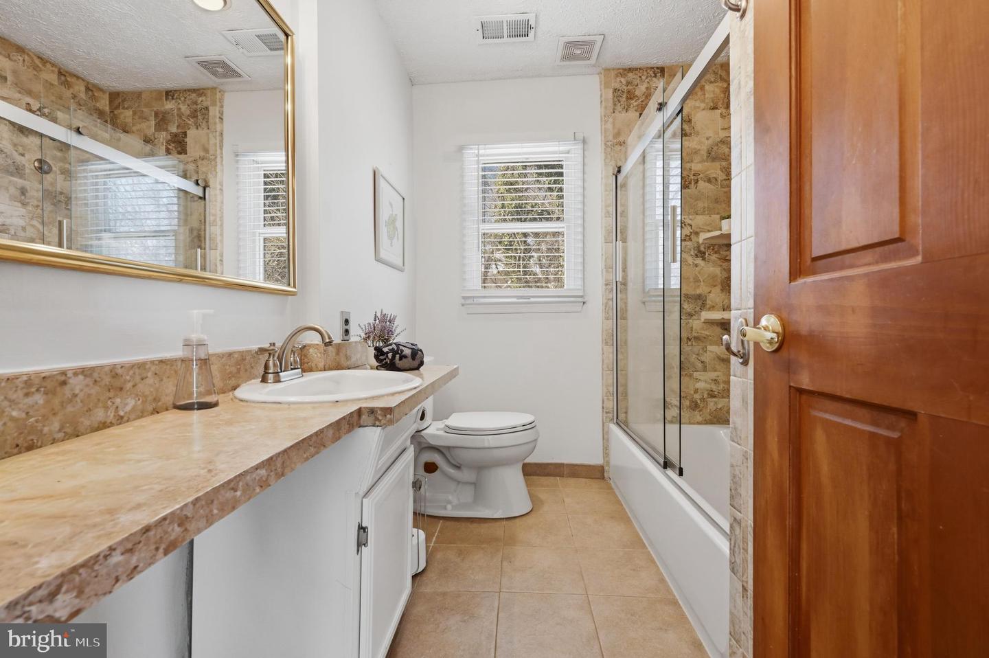 811 N LONG Cv Rd GLEN BURNIE, MD 21060