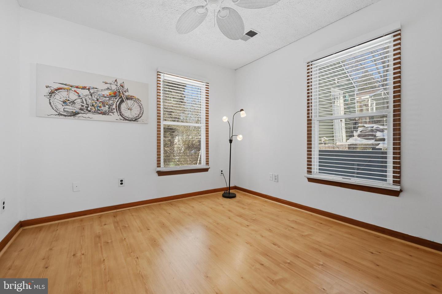 811 N LONG Cv Rd GLEN BURNIE, MD 21060