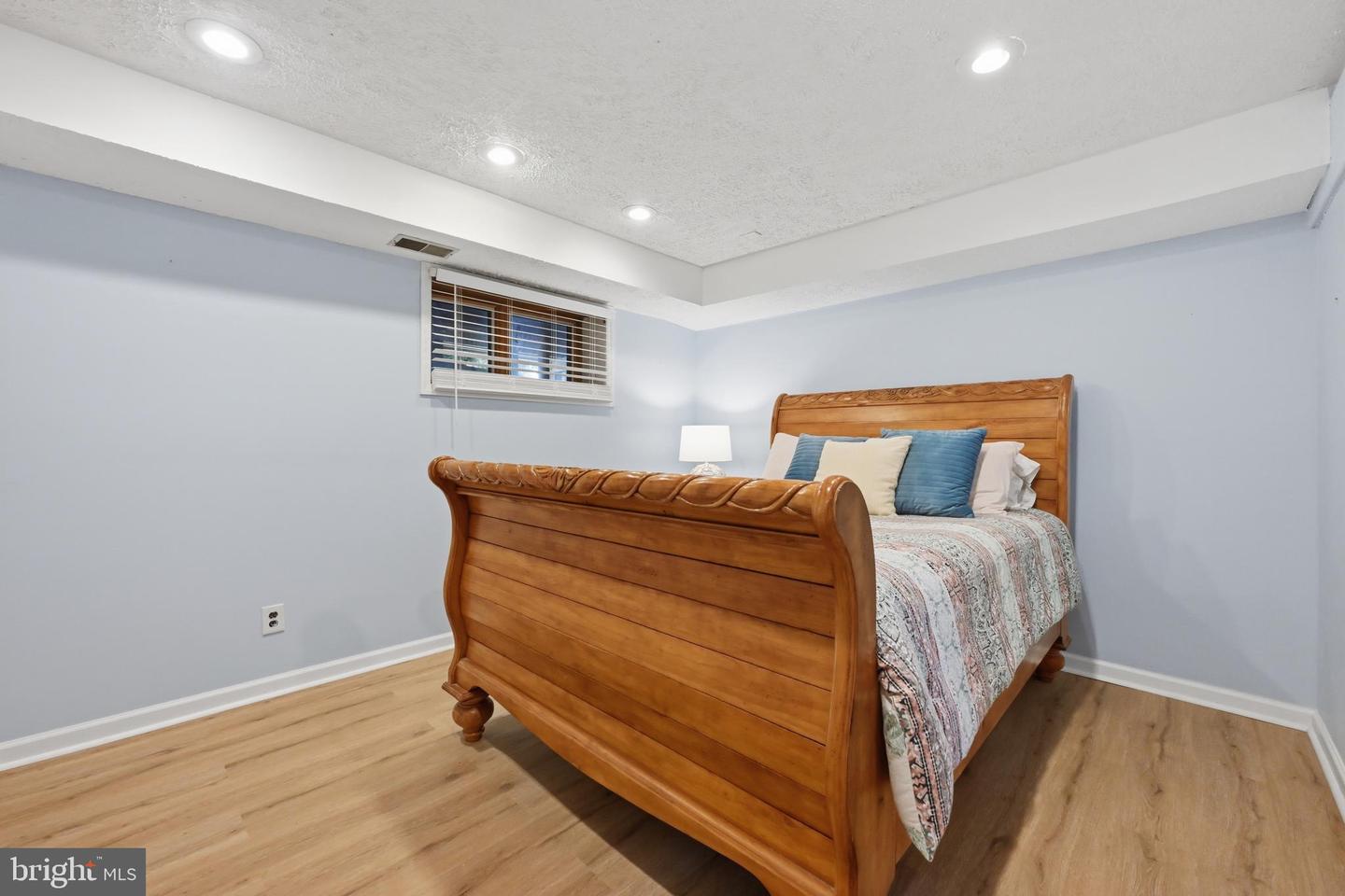 811 N LONG Cv Rd GLEN BURNIE, MD 21060