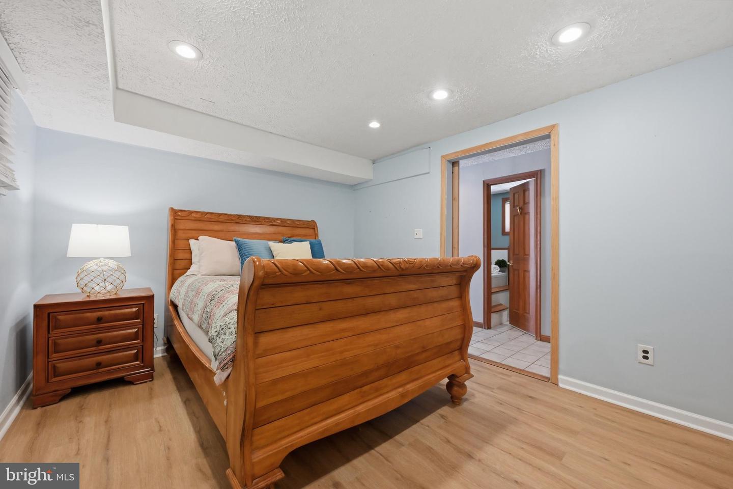 811 N LONG Cv Rd GLEN BURNIE, MD 21060