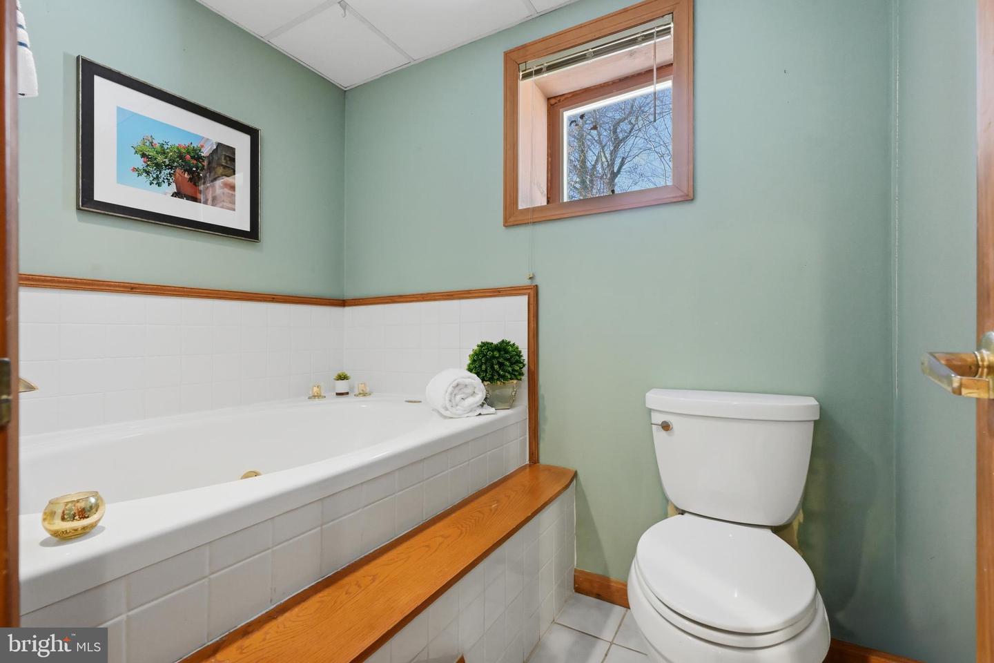 811 N LONG Cv Rd GLEN BURNIE, MD 21060