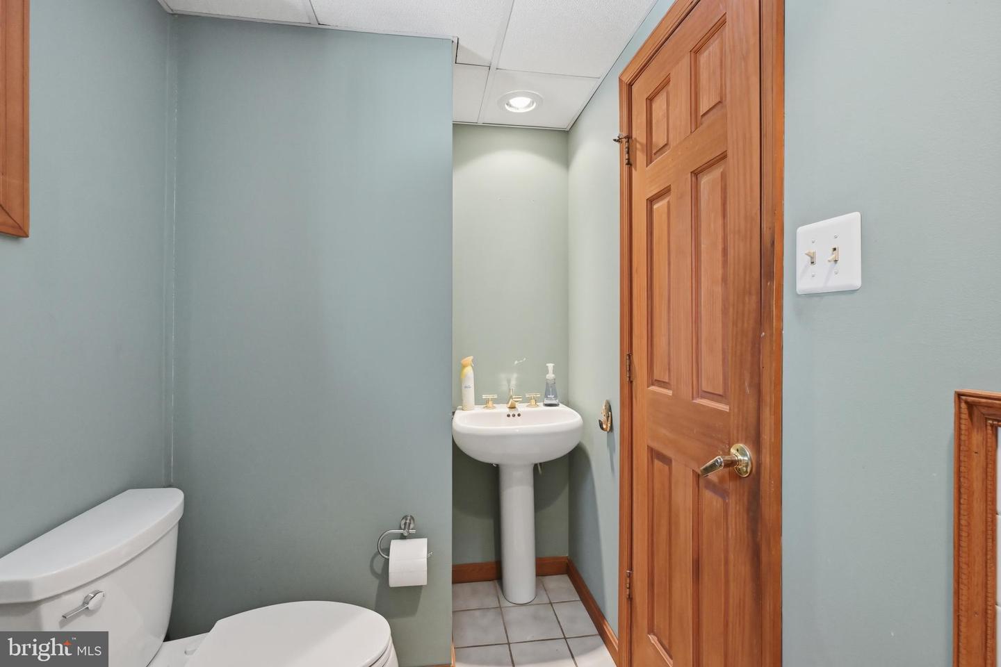 811 N LONG Cv Rd GLEN BURNIE, MD 21060