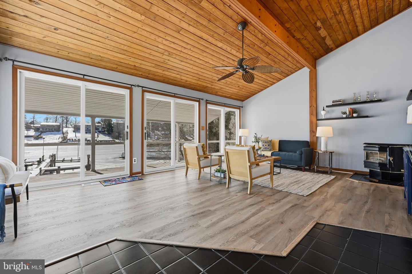 811 N LONG Cv Rd GLEN BURNIE, MD 21060