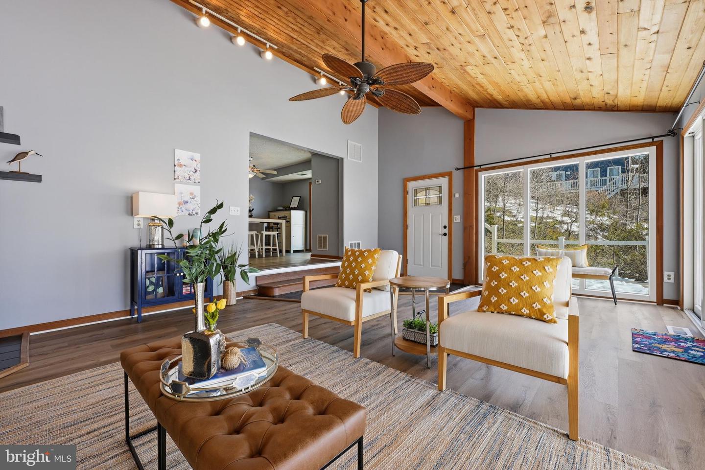 811 N LONG Cv Rd GLEN BURNIE, MD 21060