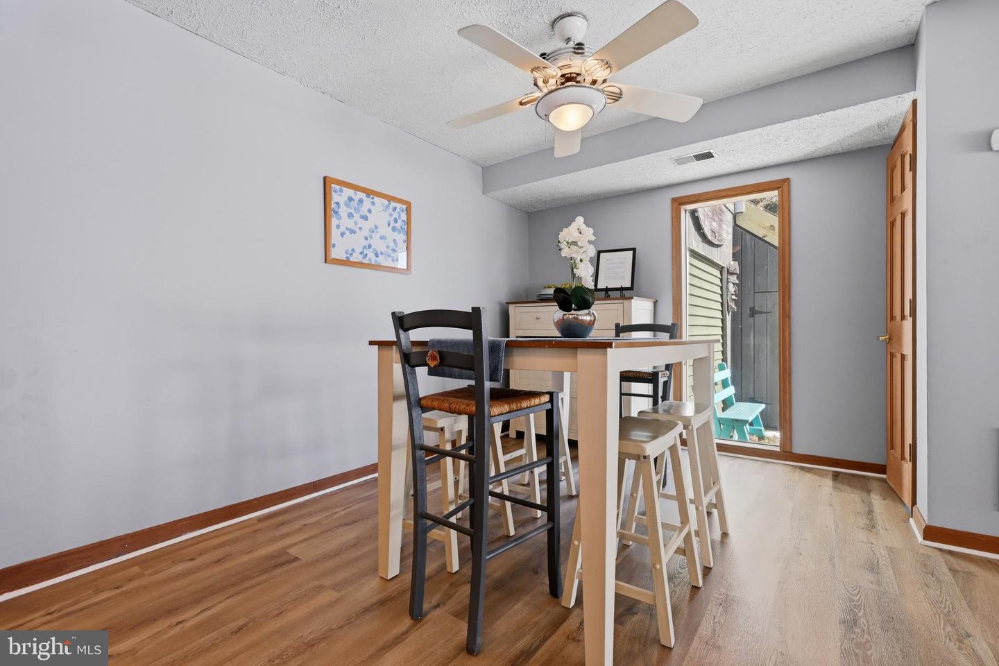 811 N LONG Cv Rd GLEN BURNIE, MD 21060