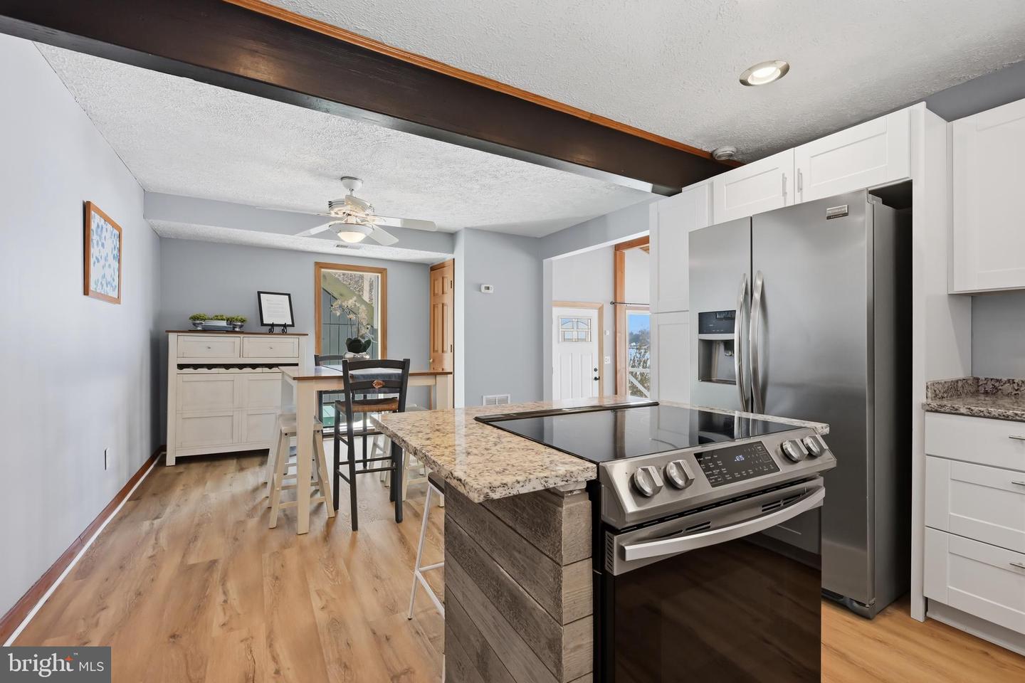 811 N LONG Cv Rd GLEN BURNIE, MD 21060