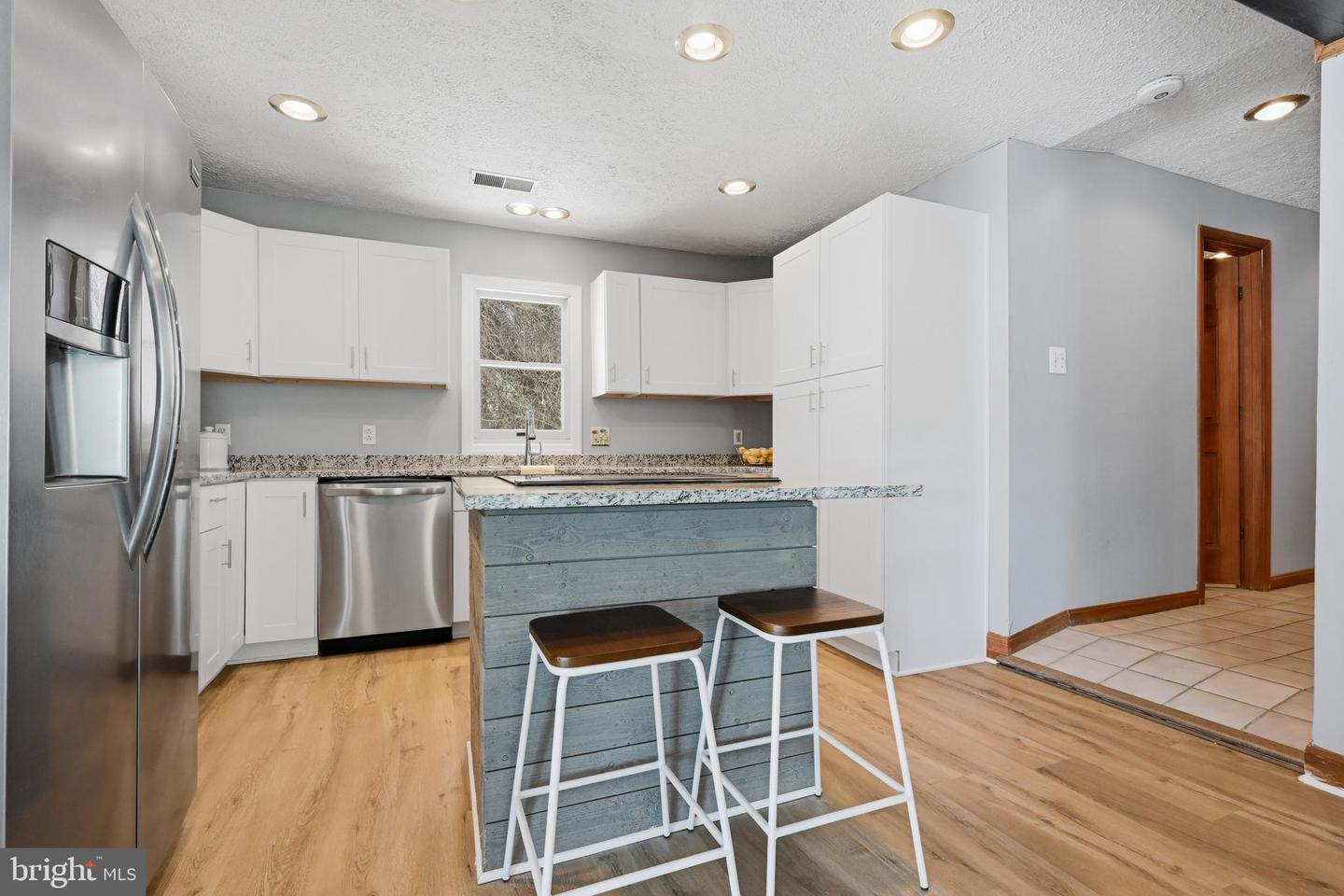 811 N LONG Cv Rd GLEN BURNIE, MD 21060