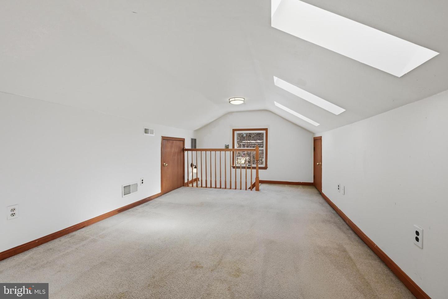 811 N LONG Cv Rd GLEN BURNIE, MD 21060