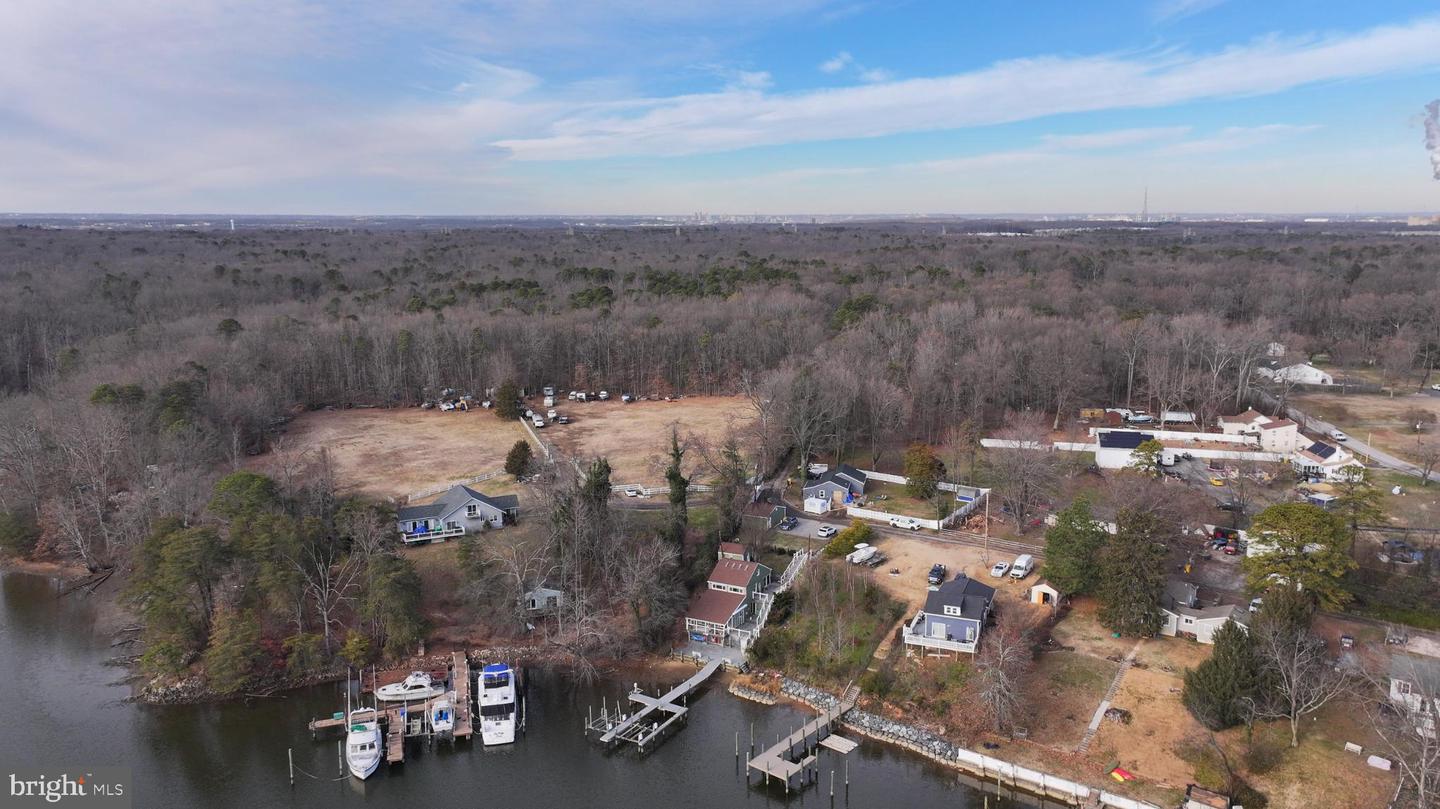 811 N LONG Cv Rd GLEN BURNIE, MD 21060