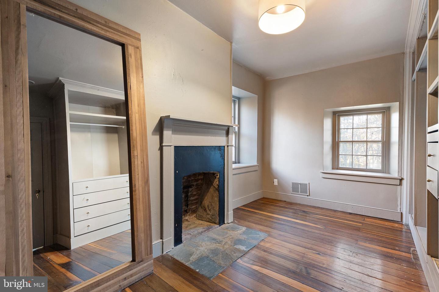 547 CONCORD Rd GLEN MILLS, PA 19342