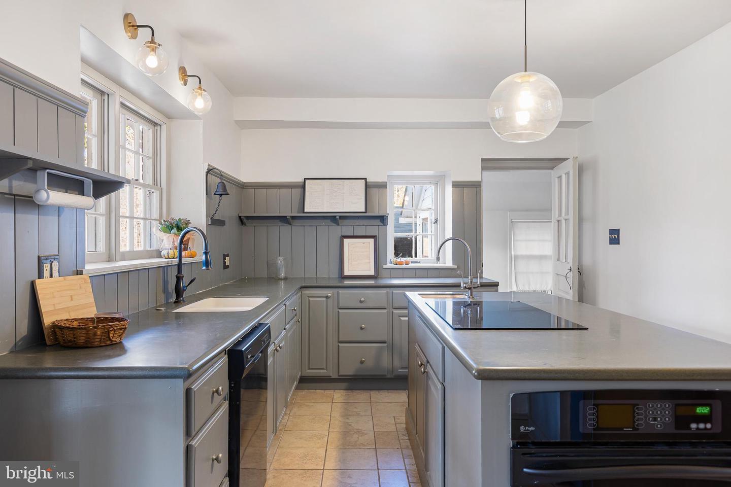 547 CONCORD Rd GLEN MILLS, PA 19342