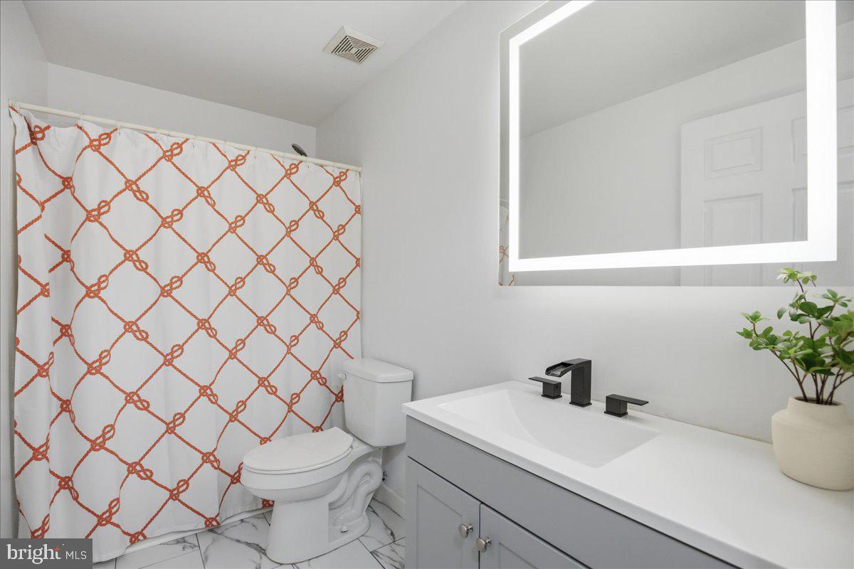 715 WILLOW Rd LUSBY, MD 20657