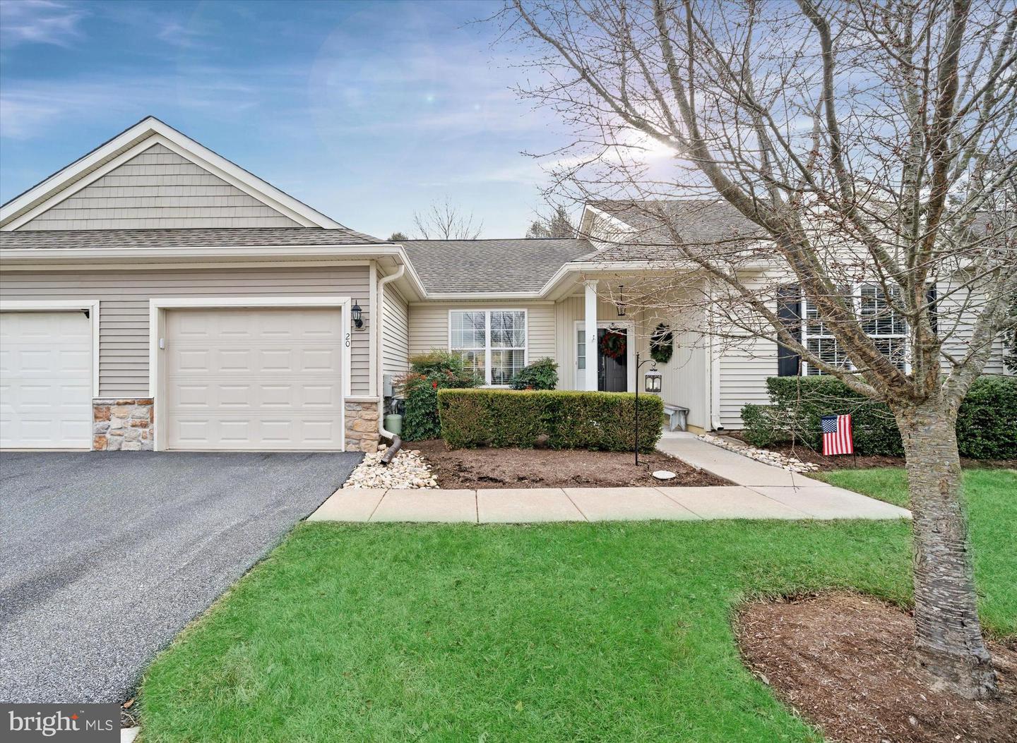 20 HUNTERS Way GLEN MILLS, PA 19342