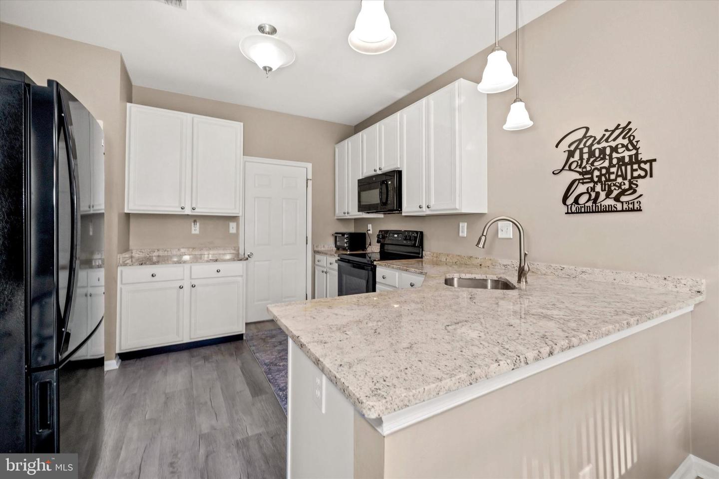 20 HUNTERS Way GLEN MILLS, PA 19342