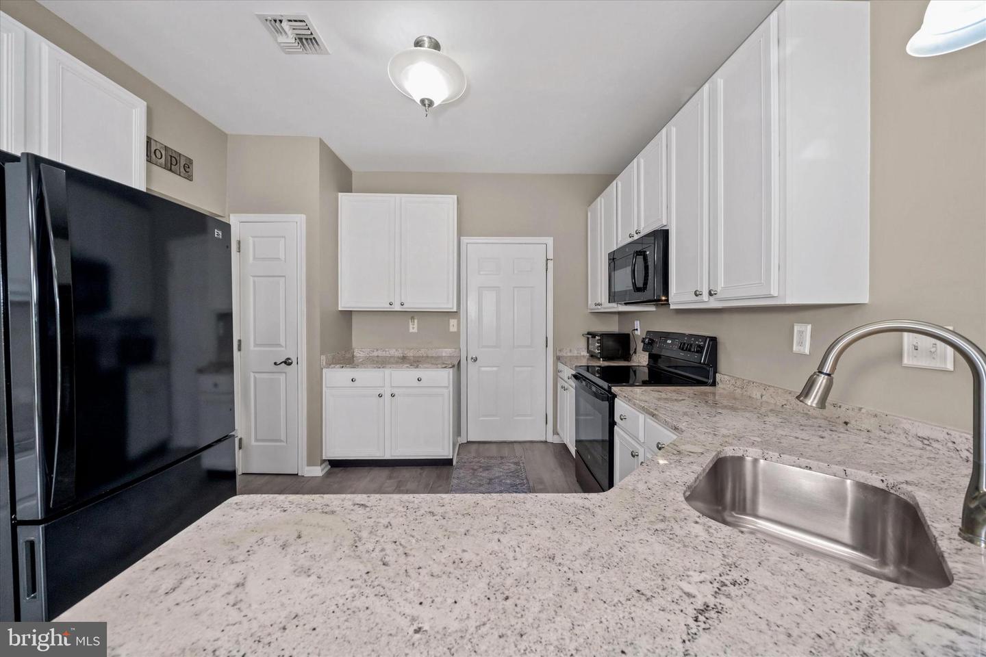 20 HUNTERS Way GLEN MILLS, PA 19342