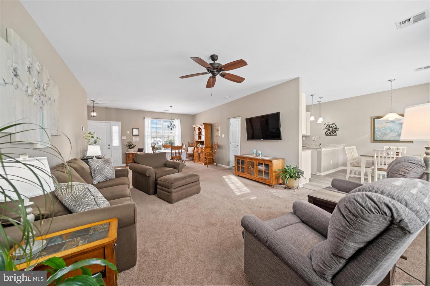 20 HUNTERS Way GLEN MILLS, PA 19342