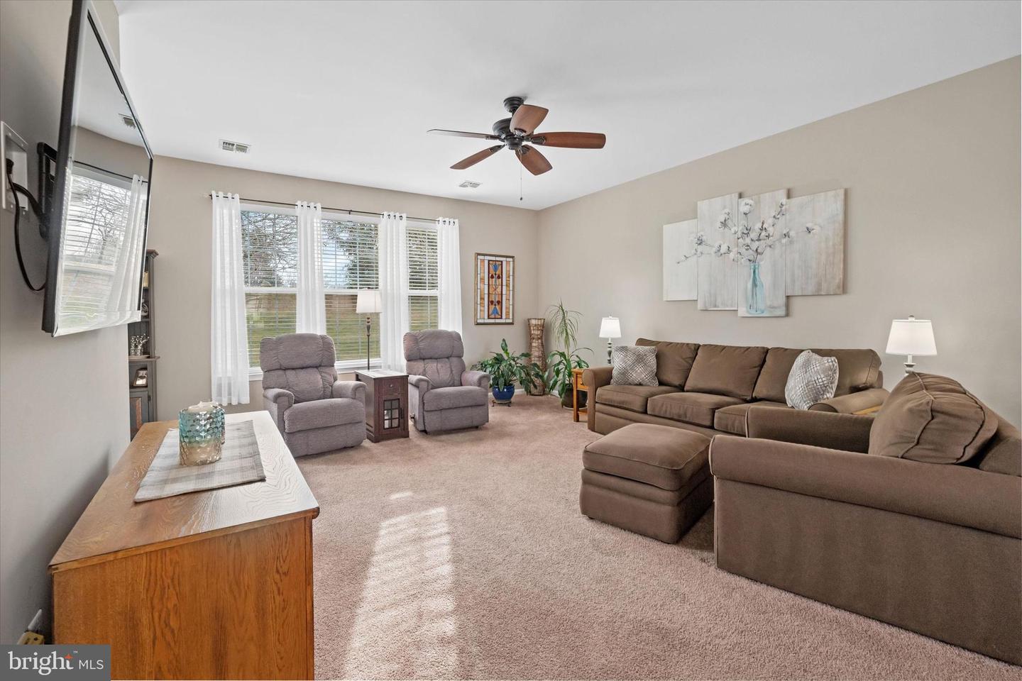 20 HUNTERS Way GLEN MILLS, PA 19342