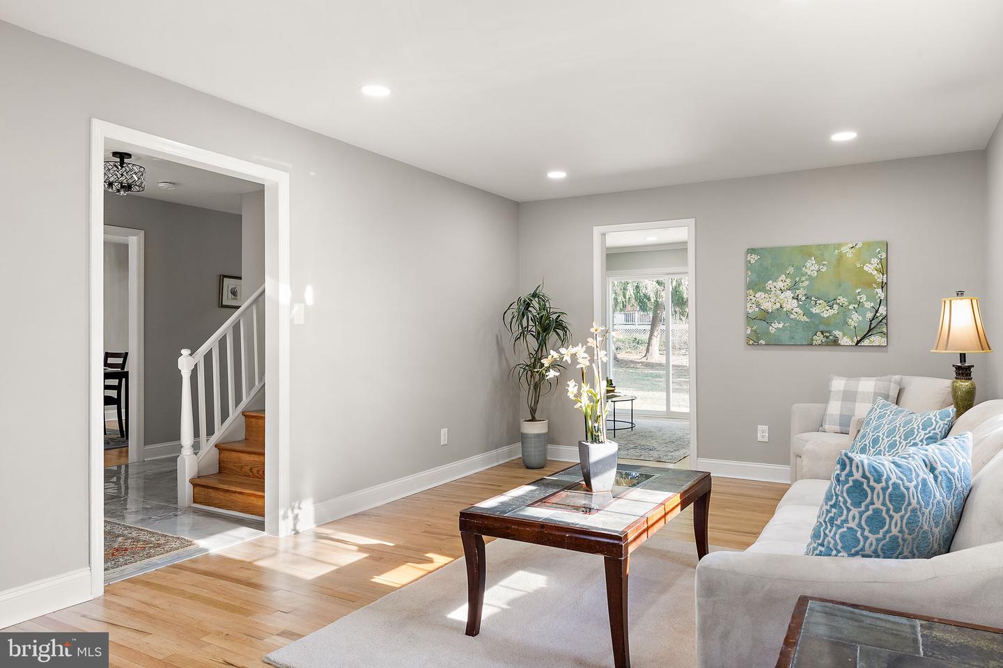 506 CAMBRIDGE Dr NEWARK, DE 19711