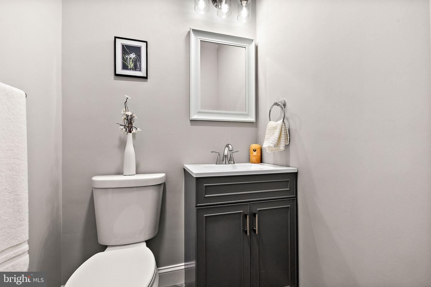 506 CAMBRIDGE Dr NEWARK, DE 19711