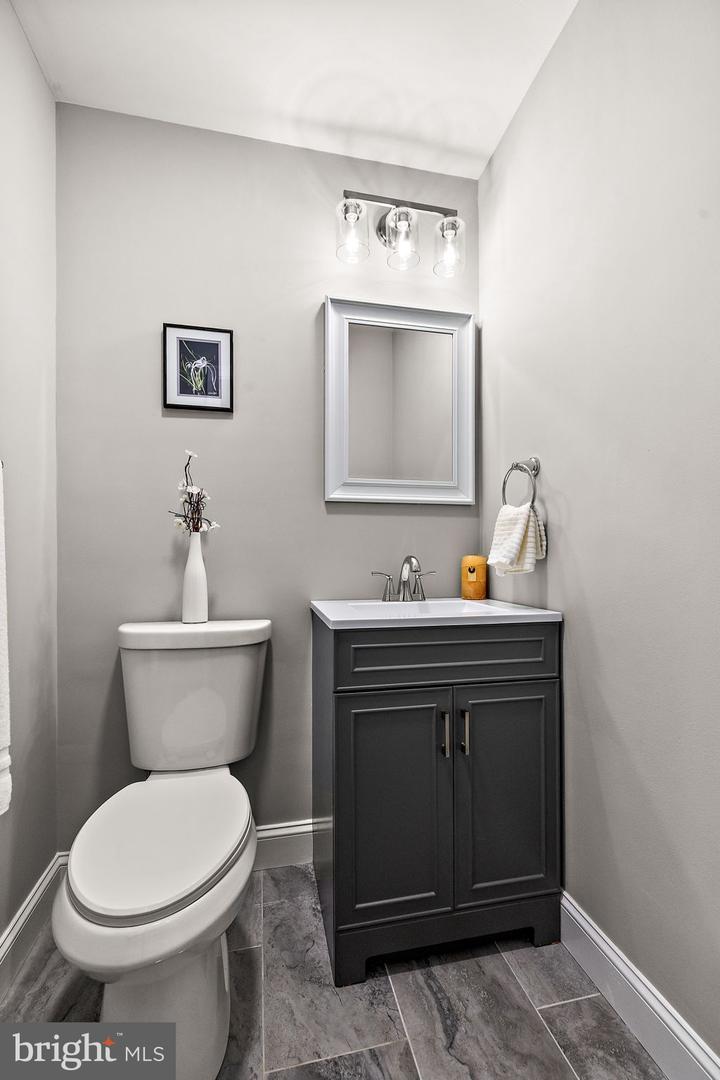 506 CAMBRIDGE Dr NEWARK, DE 19711