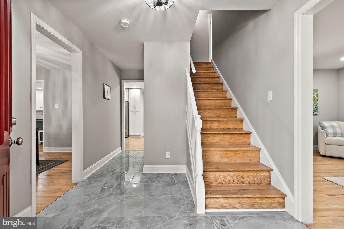 506 CAMBRIDGE Dr NEWARK, DE 19711