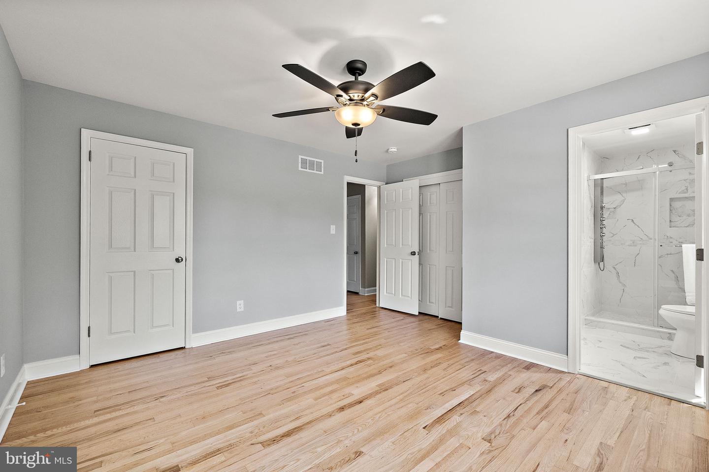 506 CAMBRIDGE Dr NEWARK, DE 19711