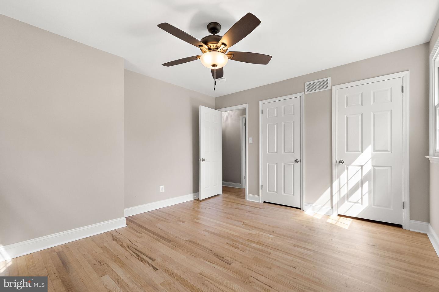 506 CAMBRIDGE Dr NEWARK, DE 19711