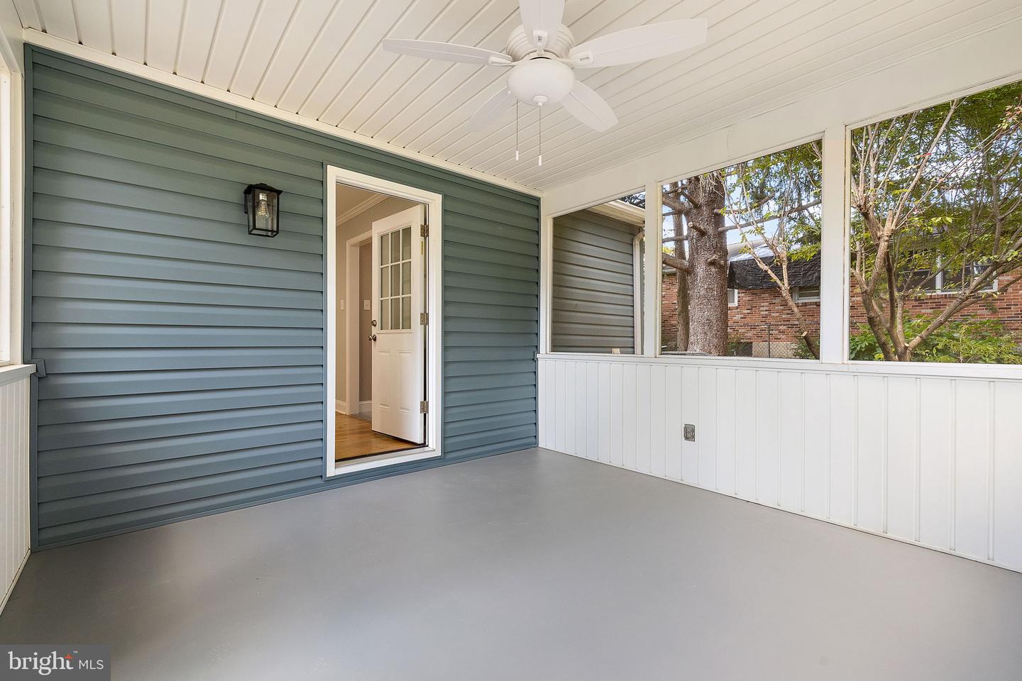 506 CAMBRIDGE Dr NEWARK, DE 19711