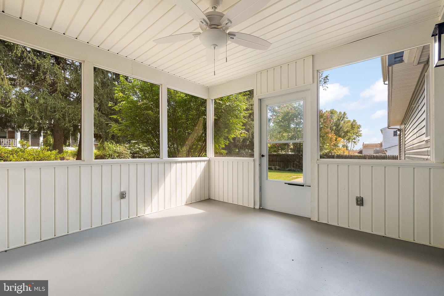 506 CAMBRIDGE Dr NEWARK, DE 19711