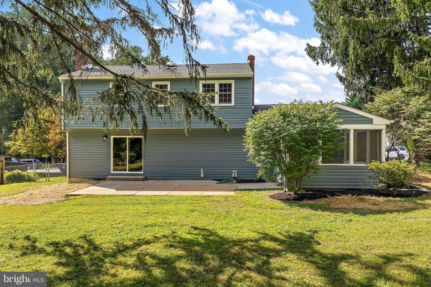 506 CAMBRIDGE Dr NEWARK, DE 19711