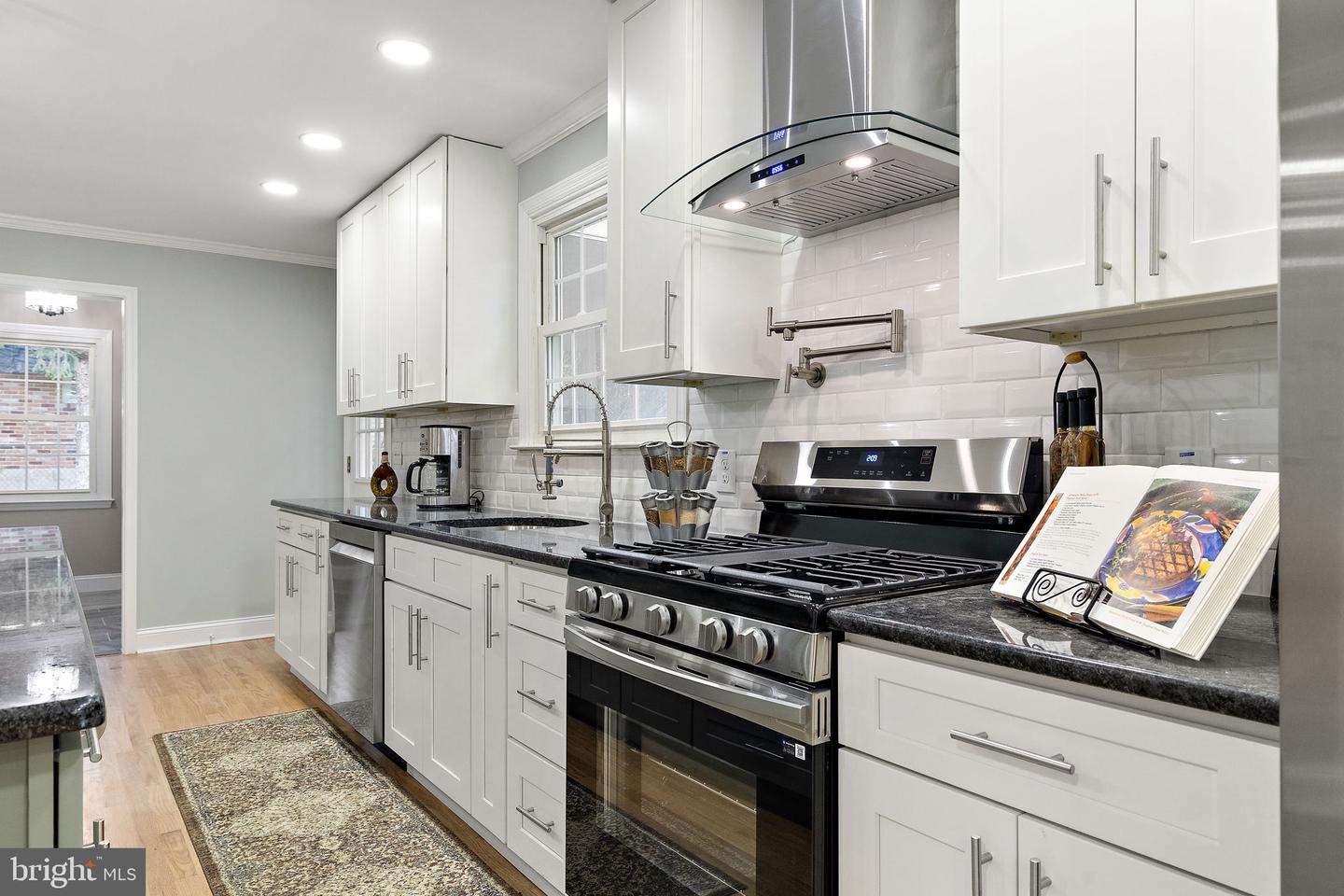 506 CAMBRIDGE Dr NEWARK, DE 19711