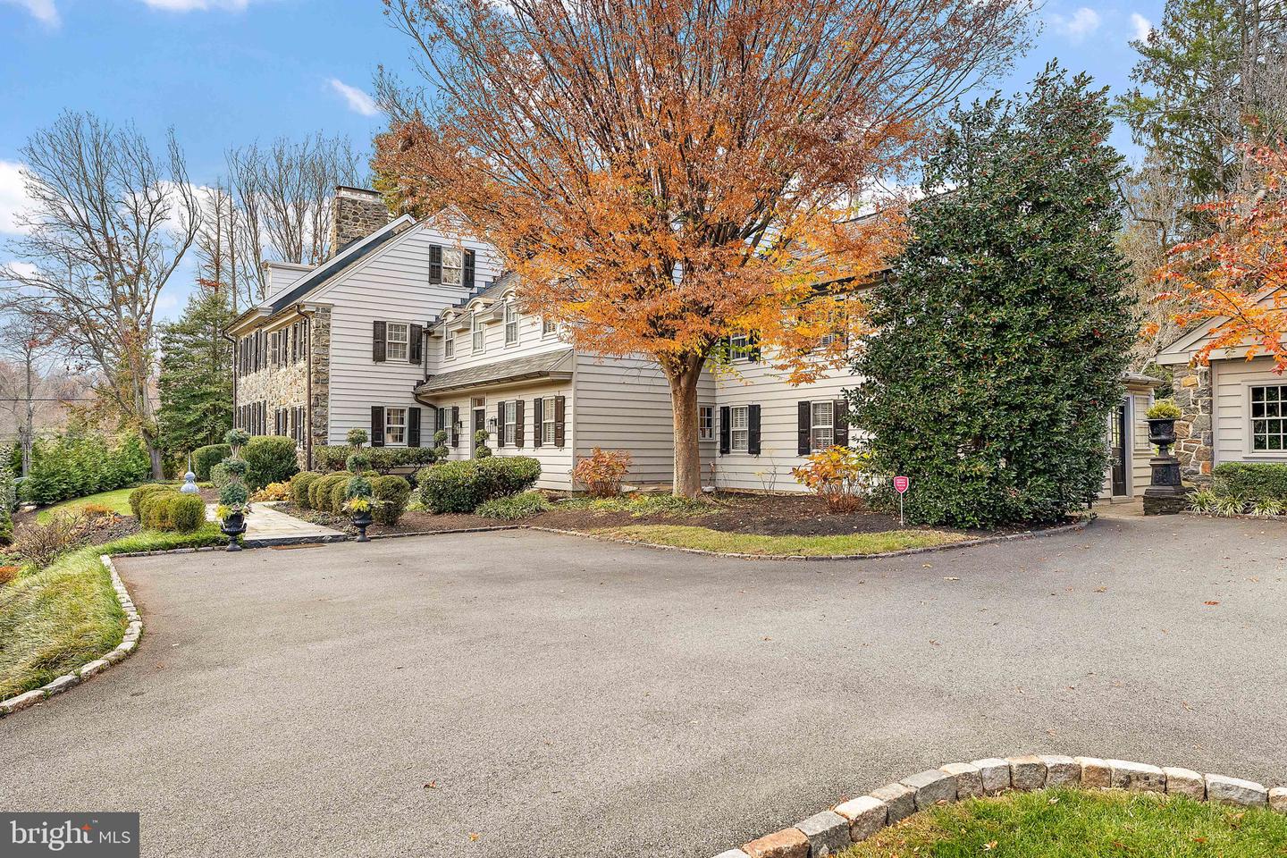 302 STONE Brk Dr WILMINGTON, DE 19807