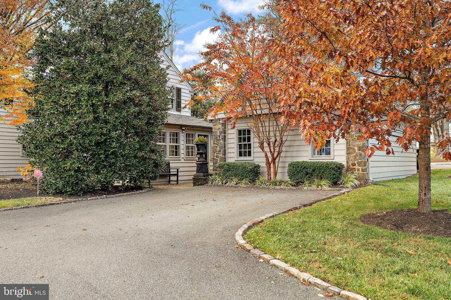 302 STONE Brk Dr WILMINGTON, DE 19807