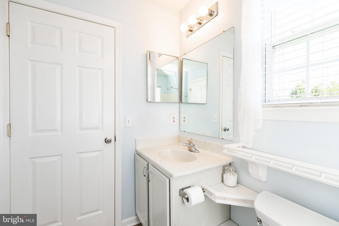 32 SALERNO Dr SMYRNA, DE 19977