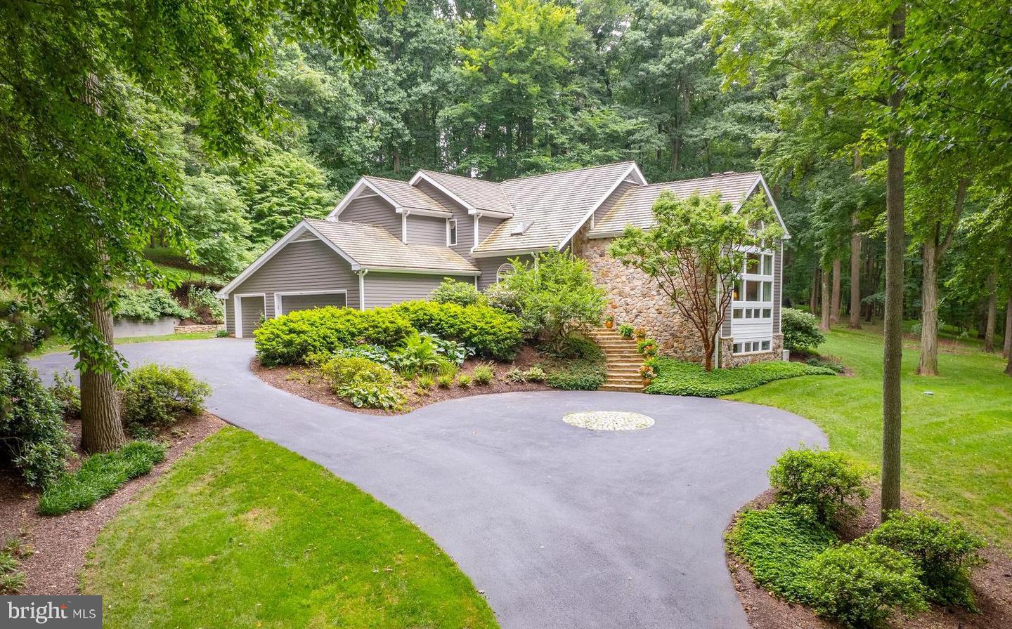 301 PENTLAND Dr