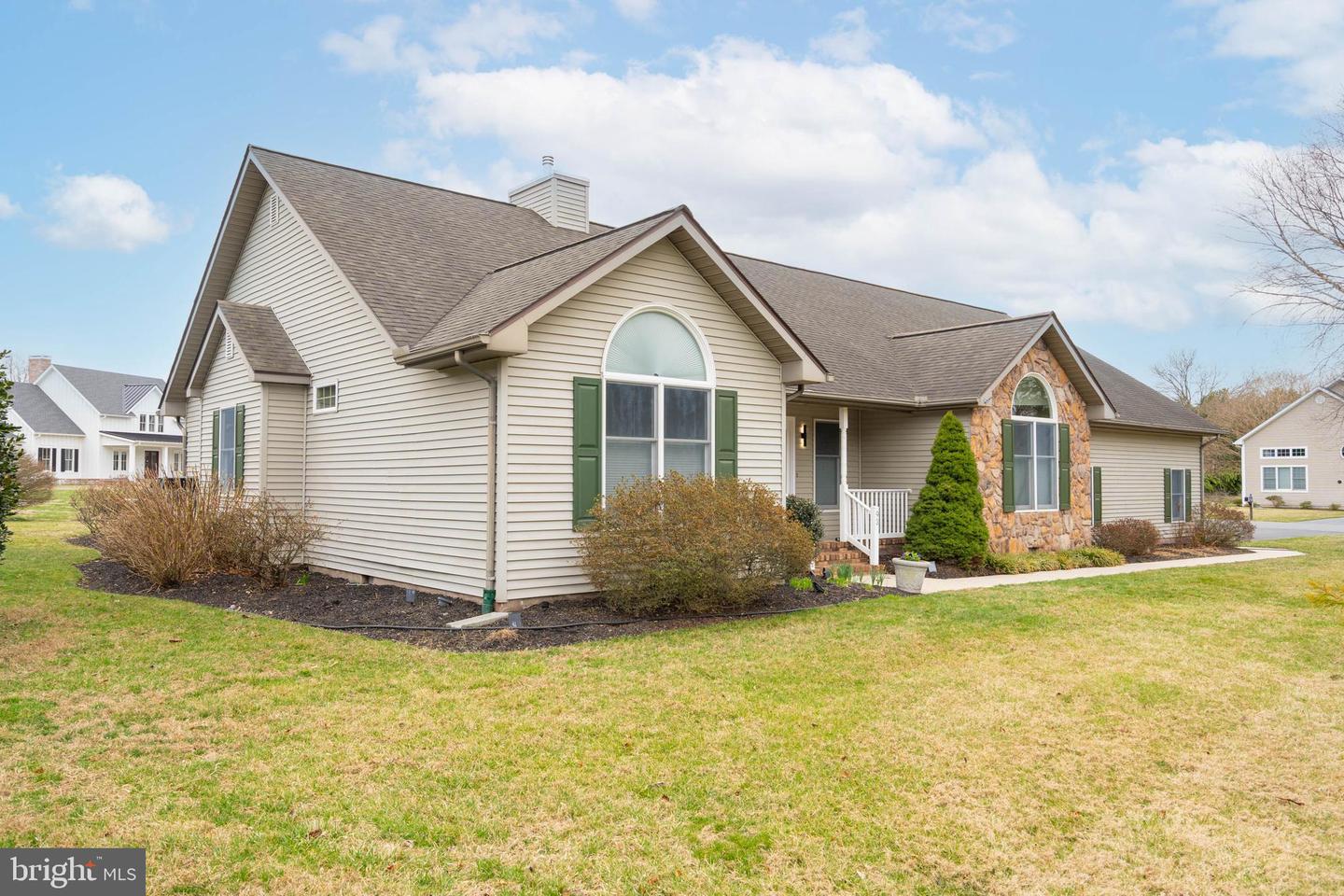 93 GLADE Cir W REHOBOTH BEACH, DE 19971