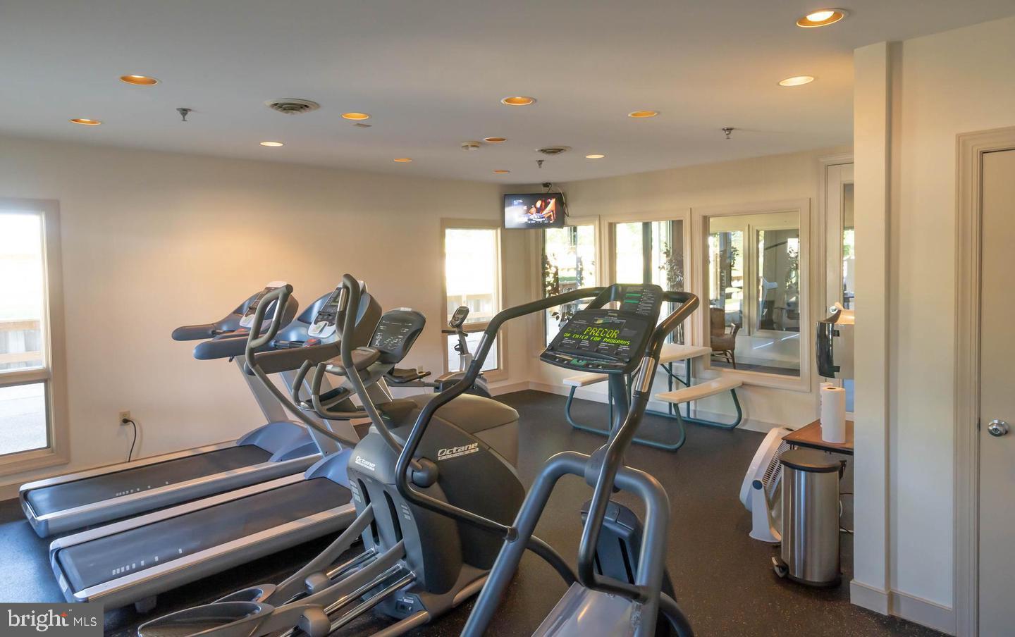 93 GLADE Cir W REHOBOTH BEACH, DE 19971