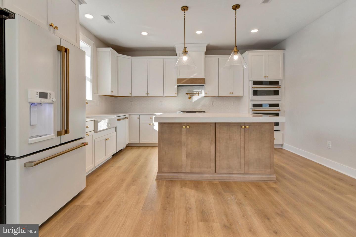 24 W ATLANTIC St FENWICK ISLAND, DE 19944