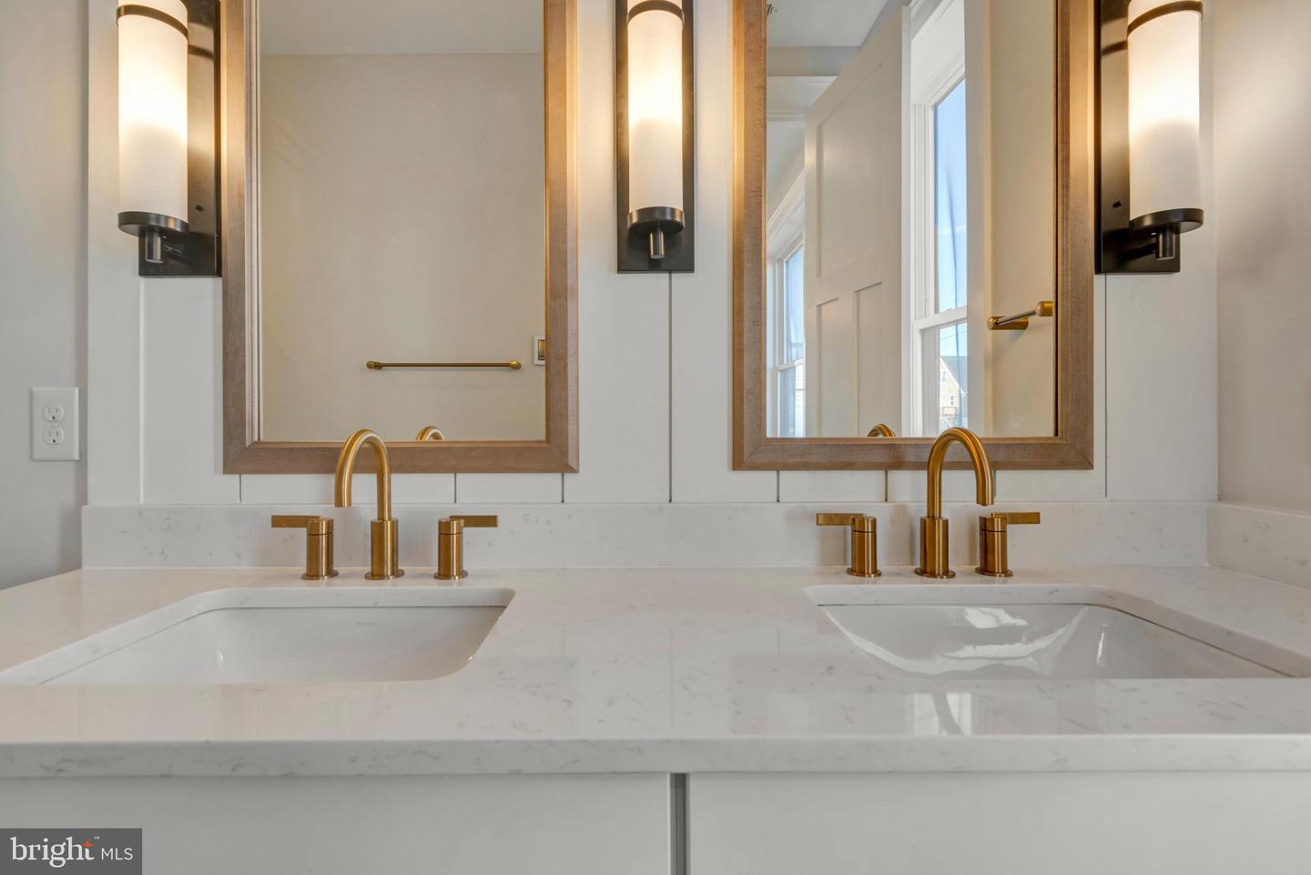 24 W ATLANTIC St FENWICK ISLAND, DE 19944