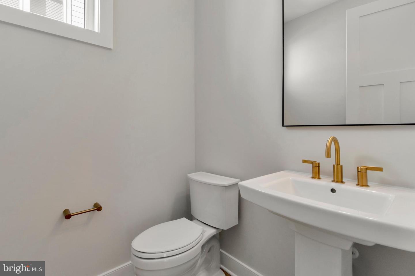 24 W ATLANTIC St FENWICK ISLAND, DE 19944